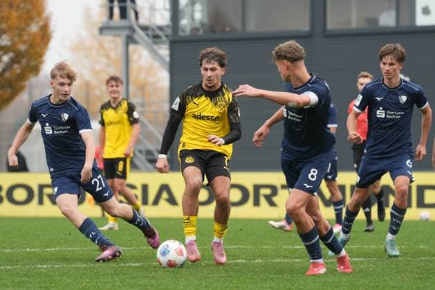 Sonntag, 09.11.2025 Saison 2025 2026 Achtelfinale DFB-Pokal der Junioren im BVB Fußballpark Hohenbuschei, Dortmund, Germany. BV Borussia Dortmund U19 - VfL Bochum U19. Taycan Macid Etcibasi (BVB)