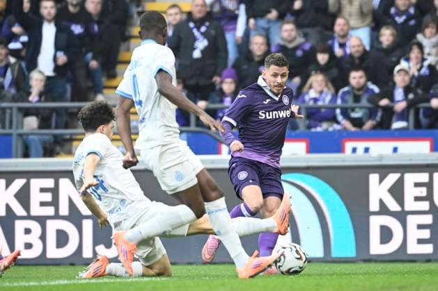 RSC Anderlecht v Club Brugge - Jupiler Pro League ANDERLECHT, BELGIUM - NOVEMBER 09 : Hazard Thorgan midfielder of RSC Anderlecht in action during the Jupiler Pro League match between RSC Anderlecht and Club Brugge on November 9, 2025 in Anderlecht, Belgium, 09 11 2025 Anderlecht Belgium  Copyright: xPeterxDexVoechtx