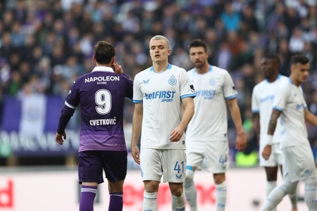 Club s Hugo Siquet pictured during a soccer match between RSC Anderlecht and Club Brugge, Sunday 09 November 2025 in Anderlecht, on day 14 of the 2025-2026 Jupiler Pro League first division of the Belgian championship. BRUNOxFAHY  x140408294x