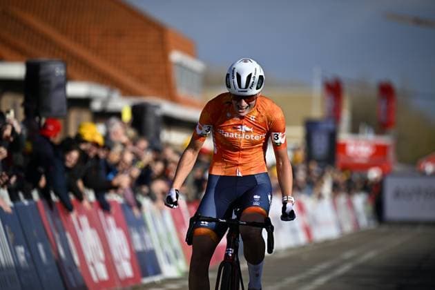 Dutch Leonie Bentveld celebrates as she crosses the finish line to win the U23 women race at the UEC Cyclocross European Championships, Sunday 09 November 2025, in Middelkerke. JASPERxJACOBS  x140408915x