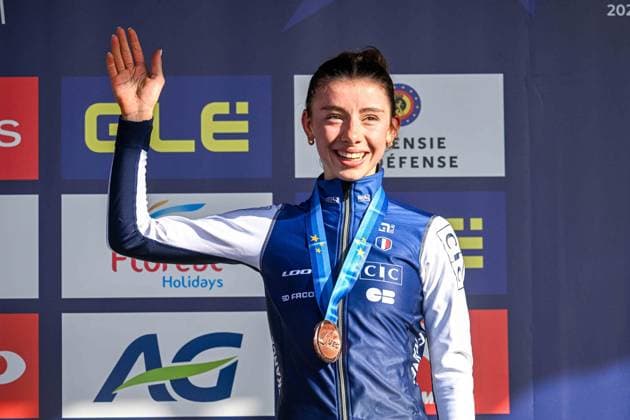 2025 UEC Cyclo-Cross EC - Women U23 MIDDELKERKE, BELGIUM - NOVEMBER 09 : Muller Amandine (FRA) on the podium in action during the 2025 UEC Cyclo-Cross European Championships for Women U23 on November 09, 2025 in Middelkerke, Belgium, 09 11 2025 Middelkerke Belgium  Copyright: xNicoxVereeckenx