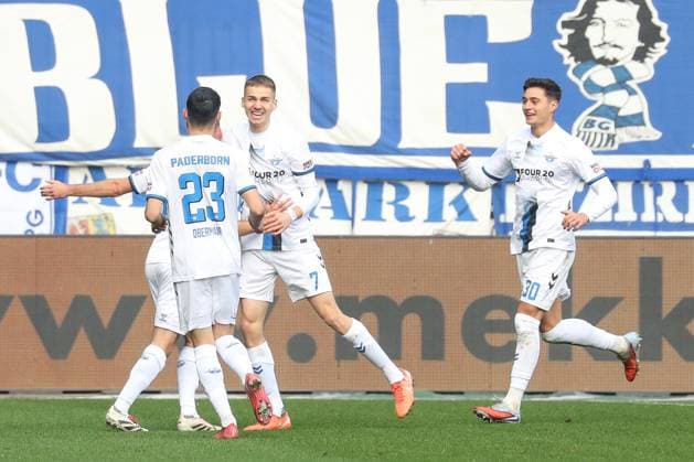 09.11.2025, xgox, Fussball - 2.Bundesliga 1.FC Magdeburg - SC Padernborn 07 emspor, v.l. Jubel nach dem 0:1 durch Sebastian Klaas (Paderborn, 26) (DFL DFB REGULATIONS PROHIBIT ANY USE OF PHOTOGRAPHS as IMAGE SEQUENCES and or QUASI-VIDEO) Magdeburg