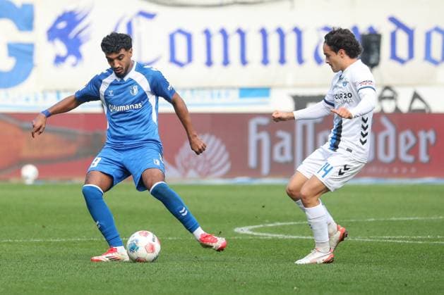 09.11.2025, xgox, Fussball - 2.Bundesliga 1.FC Magdeburg - SC Padernborn 07 emspor, v.l. Rayan Ghrieb (Magdeburg, 29), Mika Baur (Paderborn, 14) Zweikampf, Duell, Kampf, tackle (DFL DFB REGULATIONS PROHIBIT ANY USE OF PHOTOGRAPHS as IMAGE SEQUENCES and or QUASI-VIDEO) Magdeburg
