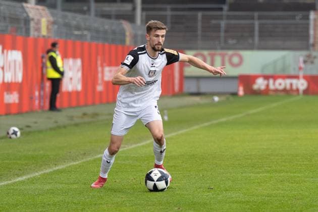 09.11.2025, xhfmx, Fussball Regionalliga Suedwest, FSV Mainz 05 U23 - FSV Frankfurt Corvin Bock (FSV Frankfurt) (DFL DFB REGULATIONS PROHIBIT ANY USE OF PHOTOGRAPHS as IMAGE SEQUENCES and or QUASI-VIDEO) Mainz