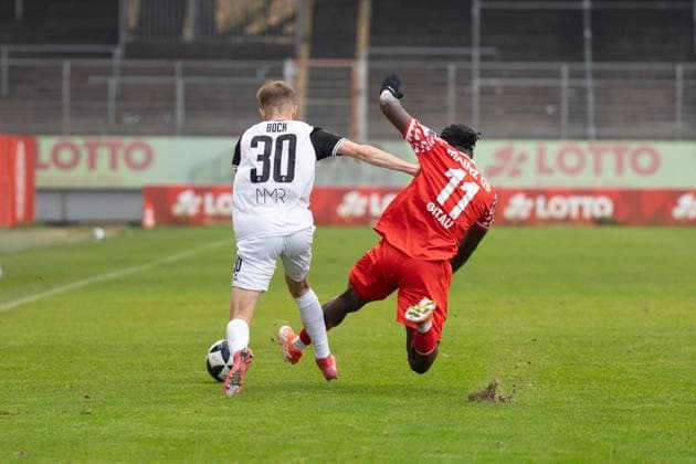 09.11.2025, xhfmx, Fussball Regionalliga Suedwest, FSV Mainz 05 U23 - FSV Frankfurt v.l. Corvin Bock (FSV Frankfurt), Andre Gitau (1.FSV Mainz 05 II) (DFL DFB REGULATIONS PROHIBIT ANY USE OF PHOTOGRAPHS as IMAGE SEQUENCES and or QUASI-VIDEO) Mainz