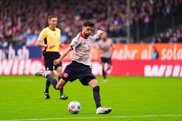 Torschuss Torchance Anouar El Azzouzi (Fortuna Duesseldorf, 08) GER, Holstein Kiel vs. Fortuna Duesseldorf, Fussball, 2. Bundesliga, Spieltag 12, Saison 2025 2026, 09.11.2025 DFL REGULATIONS PROHIBIT ANY USE OF PHOTOGRAPHS AS IMAGE SEQUENCES AND OR QUASI-VIDEO GER, Holstein Kiel vs. Fortuna Duesseldorf, Fussball, 2. Bundesliga, Spieltag 12, Saison 2025 2026, 09.11.2025 Kiel Copyright: xEibner-Pressefoto MarcelxvonxFehrnx EP_MFN