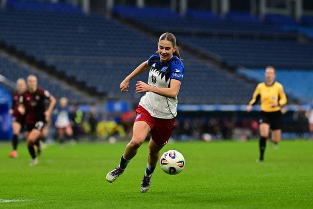 Fußball I Frauen I Saison 2025-2026 I Bundesliga I 10. Spieltag I Hamburger SV - 1. FC Nürnberg I 09.11.2025 Leni Marie Eggert (29, Hamburger SV) Hamburg Volkspark, Volksparkstadion, Stadion, Volkspark-Stadion Hamburg Deutschland Copyright: xLobeca FelixxSchlikisx