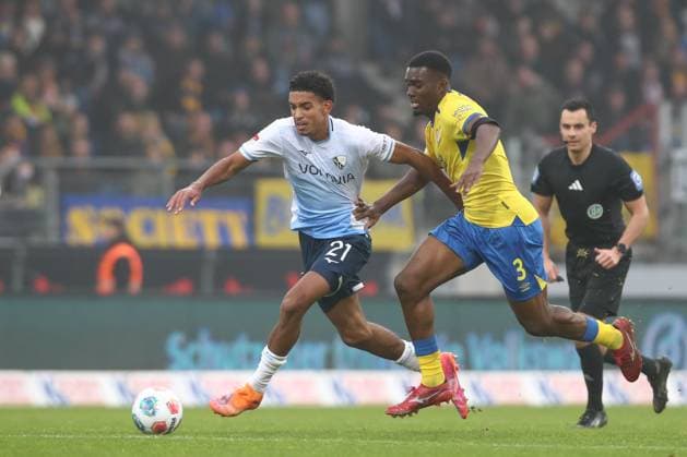 09.11.2025, xtgx, Fussball 2. Bundesliga, Eintracht Braunschweig - VfL Bochum v.l. Francis Onyeka (Bochum, 21), Patrick Nkoa (Braunschweig) Zweikampf, Duell, Kampf, tackle (DFL DFB REGULATIONS PROHIBIT ANY USE OF PHOTOGRAPHS as IMAGE SEQUENCES and or QUASI-VIDEO) Braunschweig