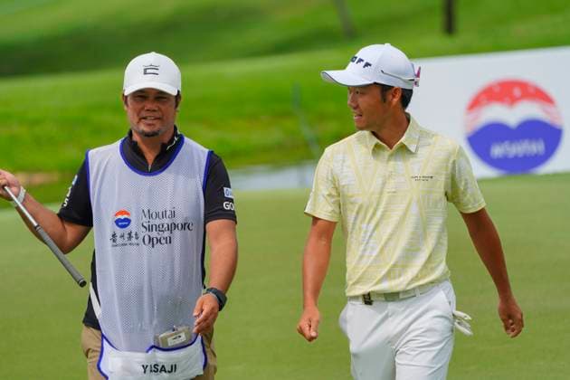 Moutai Singapore Open 2025 in Singapore Winner Yosuke Asaji of Japan (R) reacts with caddy as he won the Moutai Singapore Open 2025 in Singapore on 9 November 2025. Singapore Singapore  Copyright: xMatrixxImages LimxSimonx