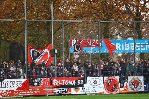 Fußball I Herren I Saison 2025 2026 I Regionalliga Nord I 18.Spieltag I Eintracht Norderstedt - Altona 93 I 09.11.2025 Fans Altona 93 Norderstedt Edmund Plambeck Stadion Schleswig-Holstein Deutschland Copyright: xLobeca RalfxHomburgx