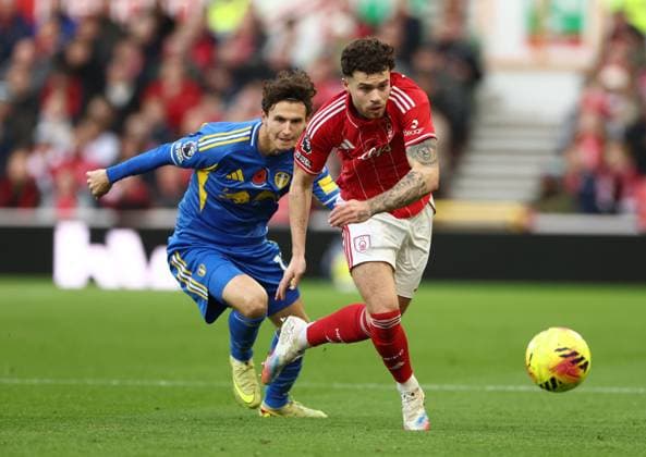 Brenden Aaronson of Leeds United and Neco Williams of Nottingham Forest Nottingham Forest v Leeds United, Premier League, Football, City Ground, Nottingham, UK - 09 Nov 2025Nottingham City Ground United Kingdom EDITORIAL USE ONLY No use with unauthorised audio, video, data, fixture lists, club league logos or live services. Online in-match use limited to 120 images, no video emulation. No use in betting, games or single club league player publications. Copyright: xRyanxBrowne Shutterstockx 15702262ca