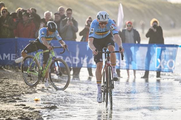 2025 UEC Cyclo-Cross EC - Men Elite MIDDELKERKE, BELGIUM - NOVEMBER 09 : Vanthourenhout Michael (BEL) in action during the 2025 UEC Cyclo-Cross European Championships for Men Elite on November 09, 2025 in Middelkerke, Belgium, 09 11 2025 Middelkerke Belgium  Copyright: xNicoxVereeckenx