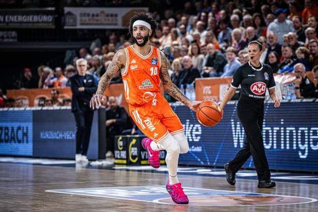 1. Basketball Bundesliga, easyCredit BBL, Saison 2025 2026, Herren, Hauptrunde, 7. Spieltag, 09.11.2025, RASTA Vechta - FC Bayern München Basketball Tevin Brown ( 10 - RASTA Vechta) in Aktion Vechta RASTA Dome Niedersachsen Deutschland