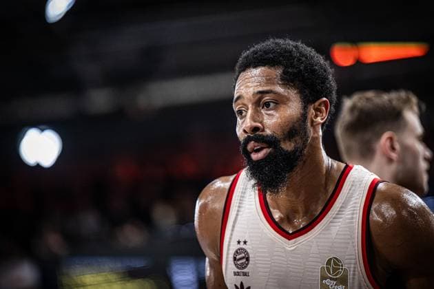 1. Basketball Bundesliga, easyCredit BBL, Saison 2025 2026, Herren, Hauptrunde, 7. Spieltag, 09.11.2025, RASTA Vechta - FC Bayern München Basketball Spencer Dinwiddie ( 26 - FC Bayern München Basketball) während der Partie Vechta RASTA Dome Niedersachsen Deutschland