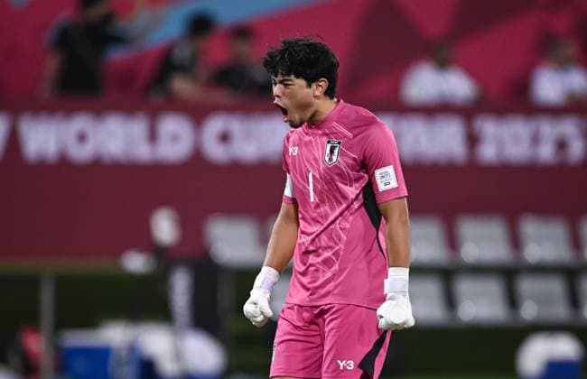 Fussball, Junioren U 17 WM 2025 in Doha Katar Vorrunde 09.11.2025 Gruppe B Portugal - Japan JUBEL Japan; Torwart Shuji Muramatsu