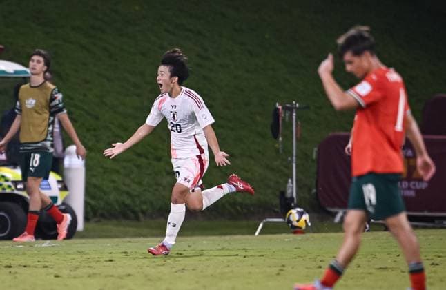 Fussball, Junioren U 17 WM 2025 in Doha Katar Vorrunde 09.11.2025 Gruppe B Portugal - Japan JUBEL Japan; Torschuetze zum 0-2 Taiga Seguchi