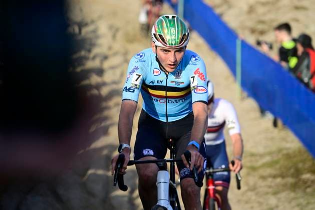 2025 UEC Cyclo-Cross EC - Men Elite MIDDELKERKE, BELGIUM - NOVEMBER 09 : Verstringe Emiel (BEL) in action during the 2025 UEC Cyclo-Cross European Championships for Men Elite on November 09, 2025 in Middelkerke, Belgium, 09 11 2025 Middelkerke Belgium  Copyright: xNicoxVereeckenx