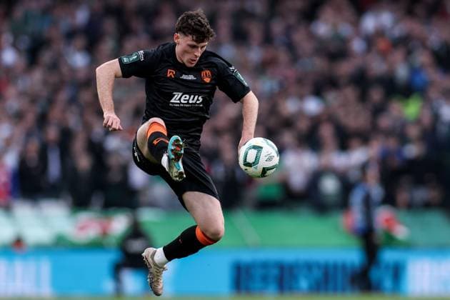 2025 Sports Direct FAI Cup Final, Aviva Stadium, Dublin 9 11 2025 Shamrock Rovers vs Cork City Cork City s Harry Nevin jumps to take a pass in the air Harry Nevin jumps to take a pass in the air 9 11 2025  Copyright: x INPHO BenxBradyx BB3_0002