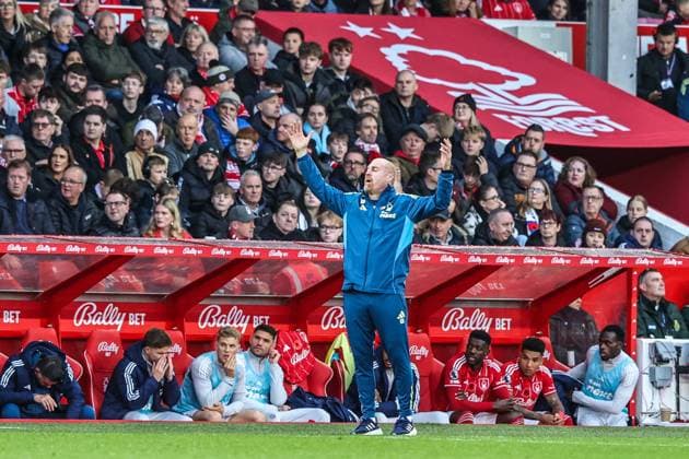 Premier League Nottingham Forest v Leeds United Sean Dyche manager of Nottingham Forest reacts during the Premier League match Nottingham Forest vs Leeds United at City Ground, Nottingham, United Kingdom, 9th November 2025 (Photo by Alfie Cosgrove News Images) Nottingham City Ground Nottinghamshire United Kingdom Copyright: xAlfiexCosgrove NewsxImagesx