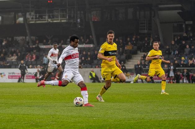 Großchance durch Abdenego Nankishi (VfB Stuttgart II, 17), VFB Stuttgart II vs. Alemannia Aachen, Fussball, 3. Liga, 14. Spieltag, Saison 2025 2026, 09.11.2025 VFB Stuttgart II vs. Alemannia Aachen, Fussball, 3. Liga, 14. Spieltag, Saison 2025 2026, 09.11.2025 Aspach Copyright: xEibner-Pressefoto PhilipxZieglerx EP_PZR