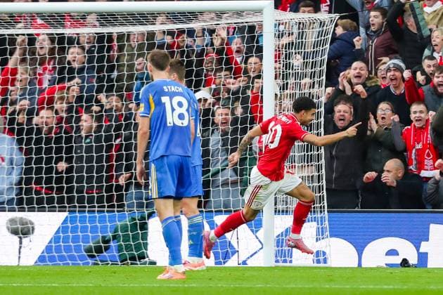Nottingham Forest v Leeds United, Premier League Morgan Gibbs-White Of Nottingham Forest scores a GOAL 2-1 and celebrates during the Nottingham Forest v Leeds United Premier League match at the City Ground, West Bridgford, England on 9 November 2025 Credit: Lee Keuneke Every Second Media Editorial use only. All images are copyright Every Second Media Limited. No images may be reproduced without prior permission. All rights reserved. Premier League and Football League images are subject to licensing agreements with Football DataCo Limited. see https: www.football-dataco.com Copyright: xIMAGO EveryxSecondxMediax ESM-1661-0071 LeexKeunekex xEveryxSecondxMediax