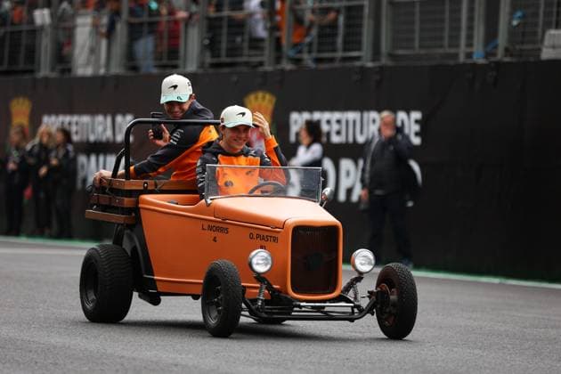 F1 - SAO PAULO GRAND PRIX 2025 drivers parade 04 NORRIS Lando (gbr), McLaren F1 Team MCL39, 81 PIASTRI Oscar (aus), McLaren F1 Team MCL39, during the 2025 Formula 1 Grande Premio de Sao Paulo, 2025 Sao Paulo Grand Prix, 21th round of the 2025 FIA Formula One World Championship, WM, Weltmeisterschaft from November 7 to 9, 2025 on the Interlagos, in Sao Paulo, Brazil - Sao PauloBrazil Copyright: xANTONINxVINCENTx
