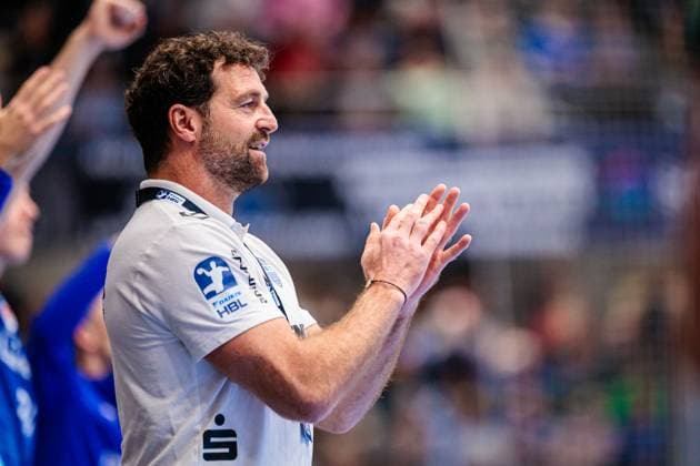 Florian Kehrmann (TBV Lemgo Lippe, Trainer) jubelt freut sich GER, TBV Lemgo Lippe vs. TSV Hannover-Burgdorf, Handball, 1. Bundesliga, 11. Spieltag, Spielzeit 2025 2026, 09.11.2025 GER, TBV Lemgo Lippe vs. TSV Hannover-Burgdorf, Handball, 1. Bundesliga, 11. Spieltag, Spielzeit 2025 2026, 09.11.2025 Lemgo Copyright: xEibner-Pressefoto JanxRollingerx EP_JSK