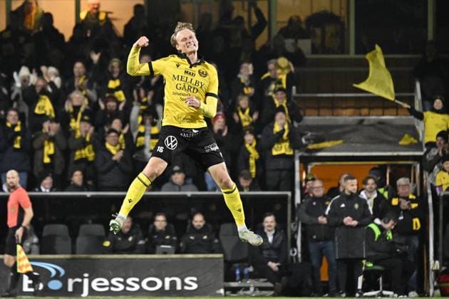 HÄLLEVIK , SWEDEN 20251109 Mjällby s Alexander Johansson celebrates 1-0 during Sunday s football match in the final round of the Allsvenskan between Mjällby AIF and BK Häcken at Strandvallen. HÄLLEVIK SWEDEN x50090x