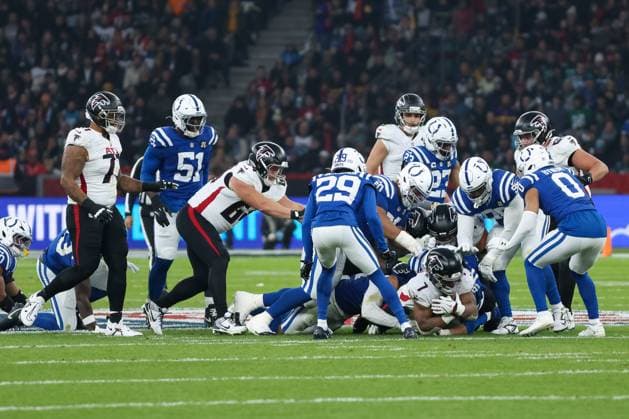 Bijan Robinson (Atlanta Falcons, 07) mit Ball, GER, Indianapolis Colts vs. Atlanta Falcons, American Football, National Football League, Berlin Game 2025, Woche 10, Saison 2025, 09.11.2025, GER, Indianapolis Colts vs. Atlanta Falcons, American Football, National Football League, Berlin Game 2025, Woche 10, Saison 2025, 09.11.2025 Berlin Copyright: xEibner-Pressefoto JennixMaulx EP_JML