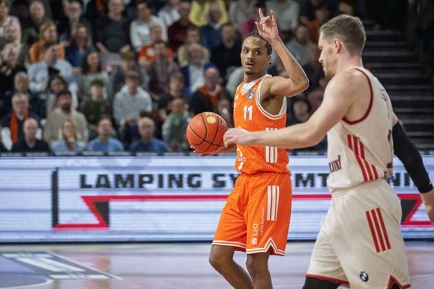 GER, EasyCredit BBL RASTA Vechta vs FC Bayern Muenchen 09.11.2025, RASTA Dome, Vechta, GER, EasyCredit BBL RASTA Vechta vs FC Bayern Muenchen im Bild Alonzo Verge Jr. (Rasta 11)