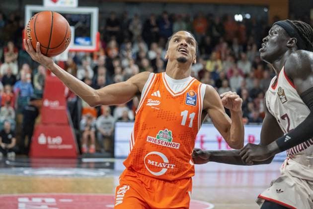 GER, EasyCredit BBL RASTA Vechta vs FC Bayern Muenchen 09.11.2025, RASTA Dome, Vechta, GER, EasyCredit BBL RASTA Vechta vs FC Bayern Muenchen im Bild Alonzo Verge Jr. (Rasta 11)