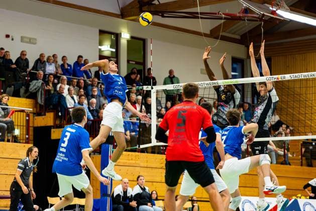 09.11.2025, GER, Volleyball, Saison 2025 2026, Maenner, DVV Pokal, Achtelfinale, Blue Volleys Gotha - Barock Volleys MTV Ludwigsburg Jean Filippidis (Blue Volleys Gotha) 99867 Gotha Sporthalle Sportanlage Ernesti Thüringen Deutschland
