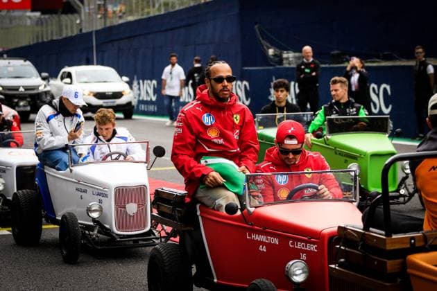 Grande Premio MSC Fórmula 1 Brasil SaO PAULO, SP - 09.11.2025: GRANDE PREMIO MSC FoRMULA 1 BRASIL - Brazilian Formula 1 Grand Prix MSC Cruises, in Sao Paulo, this Sunday (09) at the JosÃ Carlos Pace racetrack in Interlagos, south of the city of Sao Paulo. In the photo, drivers Lewis Hamilton and Charles Leclerc of Scuderia Ferrari, during the drivers& 39; parade. (Photo: Aloisio Mauricio Fotoarena) x2838977x  AloisioxMauricio