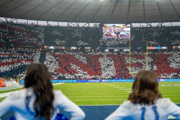Deutschland, American Football, NFL, American Football Herren, USA Week 10, 2025 2026, Indianapolis Colts - Atlanta Falcons am 09.11. in Berlin (Olympiastadion): Fahnenmeer Copyright: xSvenxHeidmannx