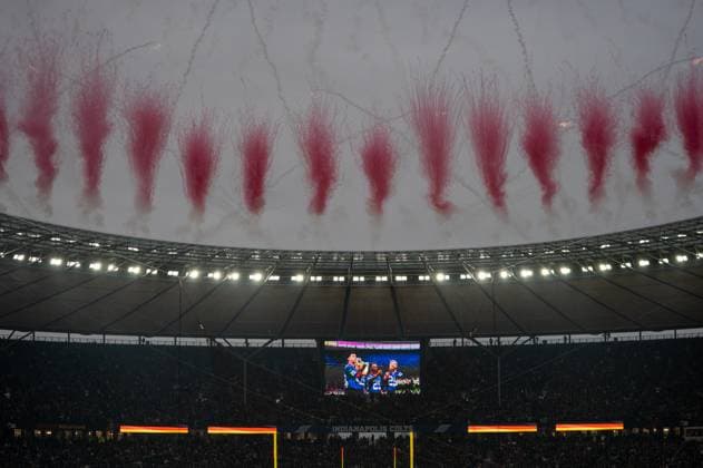 Deutschland, American Football, NFL, American Football Herren, USA Week 10, 2025 2026, Indianapolis Colts - Atlanta Falcons am 09.11. in Berlin (Olympiastadion): Feuerwerk Copyright: xSvenxHeidmannx