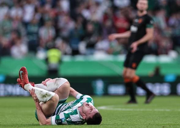 2025 Sports Direct FAI Cup Final, Aviva Stadium, Dublin 9 11 2025 Shamrock Rovers vs Cork City Shamrock Rovers Josh Honohan goes down injured Josh Honohan goes down injured 9 11 2025  Copyright: x INPHO BenxBradyx BB3_0640