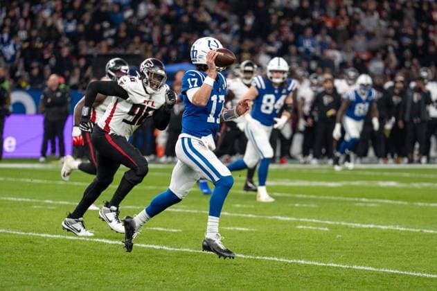 Deutschland, American Football, NFL, American Football Herren, USA Week 10, 2025 2026, Indianapolis Colts - Atlanta Falcons am 09.11. in Berlin (Olympiastadion): Daniel Jones (QB, Indianapolis Colts) Copyright: xSvenxHeidmannx