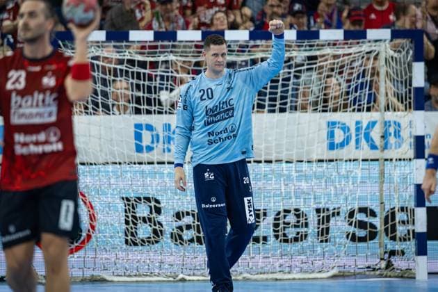 DAIKIN HBL: SG Flensburg-Handewitt vs Handball Verein Hamburg; 09.11.25 Jubel Freude über gehaltenen Ball bei Kevin Møller (Nr.20, SG Flensburg-Handewitt) DAIKIN HBL: SG Flensburg-Handewitt vs Handball Sport Verein Hamburg, GP JOULE Arena am 09.11.25 Copyright: xBEAUTIFULxSPORTS MarioxM.xKobergx