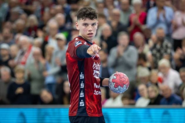 DAIKIN HBL: SG Flensburg-Handewitt vs Handball Verein Hamburg; 09.11.25 Marko Grgic (Nr.17, SG Flensburg-Handewitt) zeigt einen Spielzug an DAIKIN HBL: SG Flensburg-Handewitt vs Handball Sport Verein Hamburg, GP JOULE Arena am 09.11.25 Copyright: xBEAUTIFULxSPORTS MarioxM.xKobergx