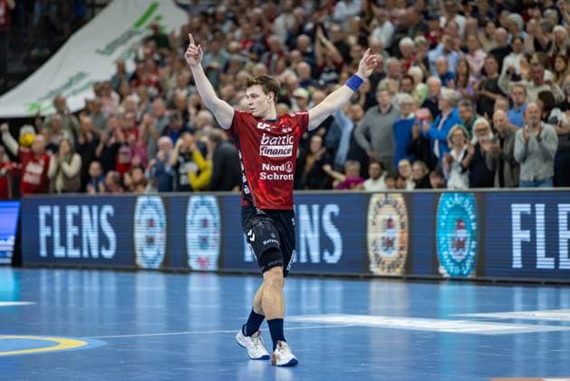 DAIKIN HBL: SG Flensburg-Handewitt vs Handball Verein Hamburg; 09.11.25 Jubel Torjubel bei Lukas Jørgensen (Nr.25, SG Flensburg-Handewitt) DAIKIN HBL: SG Flensburg-Handewitt vs Handball Sport Verein Hamburg, GP JOULE Arena am 09.11.25 Copyright: xBEAUTIFULxSPORTS MarioxM.xKobergx