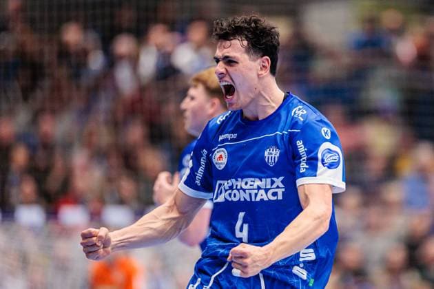 Samuel Zehnder (TBV Lemgo Lippe, 04) jubelt nach Torerfolg Tor GER, TBV Lemgo Lippe vs. TSV Hannover-Burgdorf, Handball, 1. Bundesliga, 11. Spieltag, Spielzeit 2025 2026, 09.11.2025 GER, TBV Lemgo Lippe vs. TSV Hannover-Burgdorf, Handball, 1. Bundesliga, 11. Spieltag, Spielzeit 2025 2026, 09.11.2025 Lemgo Copyright: xEibner-Pressefoto JanxRollingerx EP_JSK