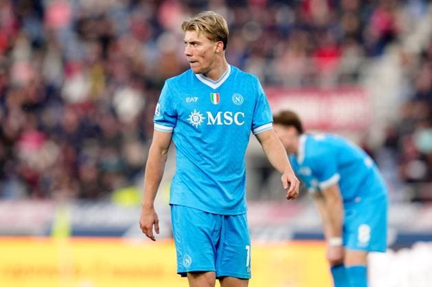 Bologna FC 1909 v SSC Napoli - Serie A Enilive Rasmus Hojlund of SSC Napoli looks on during the serie Serie A Enilive match between Bologna FC 1909 and SSC Napoli at Stadio Renato Dall™Ara on November 9, 2025 in Bologna, Italy Bologna Stadio Renato Dall Ara Bologna Italy Copyright: xGiuseppexMaffiax 251109_SerieA_Bologna-Napoli_GM_1480
