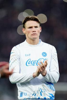 Bologna FC 1909 v SSC Napoli - Serie A Enilive Scott McTominay of SSC Napoli greets the fans at the end of the serie Serie A Enilive match between Bologna FC 1909 and SSC Napoli at Stadio Renato Dall™Ara on November 9, 2025 in Bologna, Italy Bologna Stadio Renato Dall Ara Bologna Italy Copyright: xGiuseppexMaffiax 251109_SerieA_Bologna-Napoli_GM_6506A