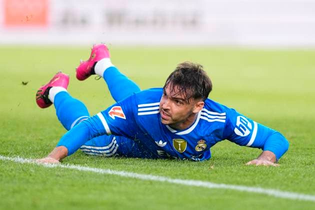 November 9, 2025, Madrid, Madrid, Spain: Raul Asencio of Real Madrid CF laments during the Spanish League, LaLiga EA Sports, football match played between Rayo Vallecano and Real Madrid C.F. at Estadio de Vallecas on November 9, 2025, in Madrid, Spain. Madrid Spain - ZUMAa181 20251109_zaa_a181_114 Copyright: xOscarxJ.xBarrosox