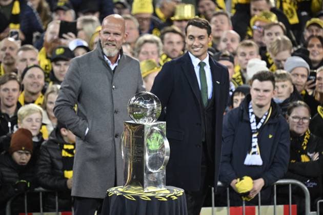 HÄLLEVIK, SWEDEN 20251109 The Swedish Championship trophy awaits to be handed over to Mjällby after Sunday s football match in the final round of the Allsvenskan between Mjällby AIF and BK Häcken at Strandvallen. HÄLLEVIK SWEDEN x9200x