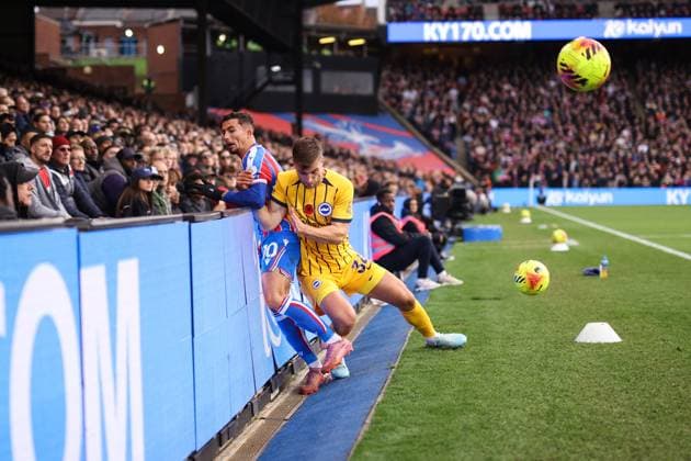 Crystal Palace v Brighton & Hove Albion 09 November 2025, London - Premier League Football - Crystal Palace v Brighton & Hove Albion - Yeremi Pino of Crystal Palace and Joel Veltman of Brighton & Hove Albion - Photo: Jacques Feeney Offside. London UK Copyright: xJacquesxFeeneyx xOffsidexOffside