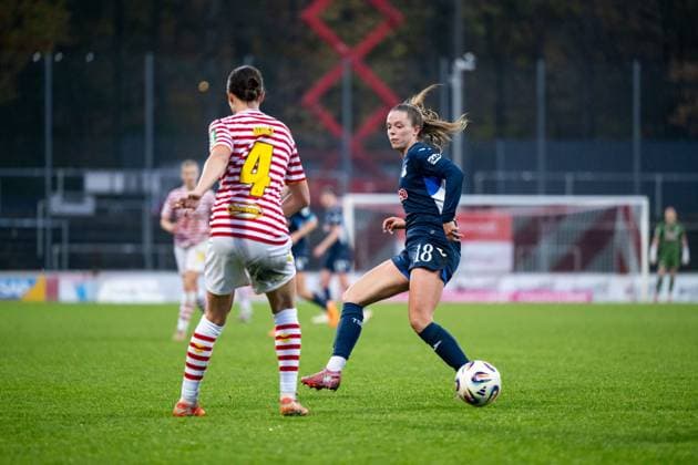 Valesca Ampoorter (TSG Hoffenheim, 18) im Zweikampf mit Sara Agrez (FC Koeln, 4), GER, 1. FC Koeln vs TSG 1899 Hoffenheim, Fussball Google Pixel Frauen Bundesliga, 10. Spieltag, Saison 2025 2026, 09.11.2025 DFB regulations prohibit any use of photographs as image sequences and or quasi-video GER, 1. FC Koeln vs TSG 1899 Hoffenheim, Fussball Google Pixel Frauen Bundesliga, 10. Spieltag, Saison 2025 2026, 09.11.2025 Koeln Copyright: xEibner-Pressefoto Memmlerx EP_MMR