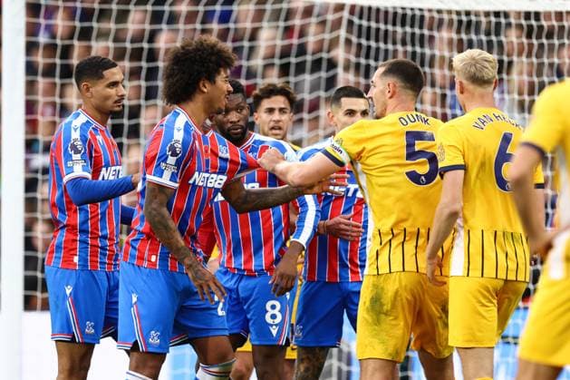 Crystal Palace v Brighton & Hove Albion 09 November 2025, London - Premier League Football - Crystal Palace v Brighton & Hove Albion - Lewis Dunk of Brighton & Hove Albion squares up to Chris Richards of Crystal Palace - Photo: Jacques Feeney Offside. London UK Copyright: xJacquesxFeeneyx xOffsidexOffside