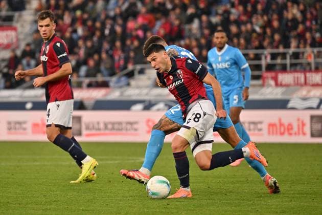 Foto IPP Felice De Martino Bologna 09 11 2025 Calcio Campionato serie A 2025-2026 Bologna - Napoli Nella foto: Nicolò Cambiaghi e Giovanni Di Lorenzo Italy Photo Press World Copyright Bologna italy Italia ITALY  Copyright: xR4924_italyphotopressx
