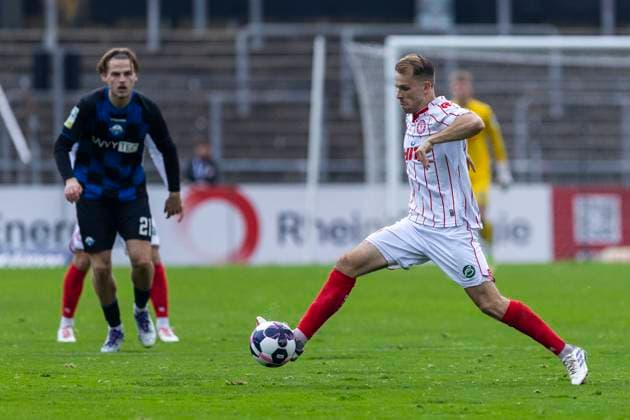 Regionalliga West: Fortuna Köln - SC Paderborn U21, U 21 09.11.2025 Georg Strauch (Fortuna Köln, 11). Regionalliga West, Fortuna Köln - SC Paderborn U21, 15. Spieltag, am 09.11.2025, Südstadion, Köln Copyright: xBEAUTIFULxSPORTS Meuselx
